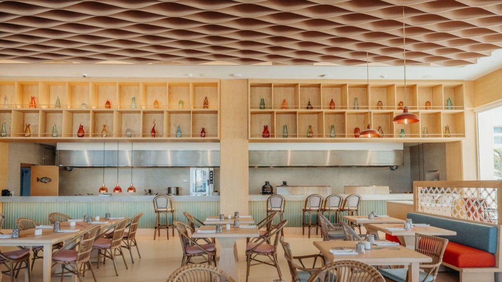 Reverberación en hoteles y espacios hospitality